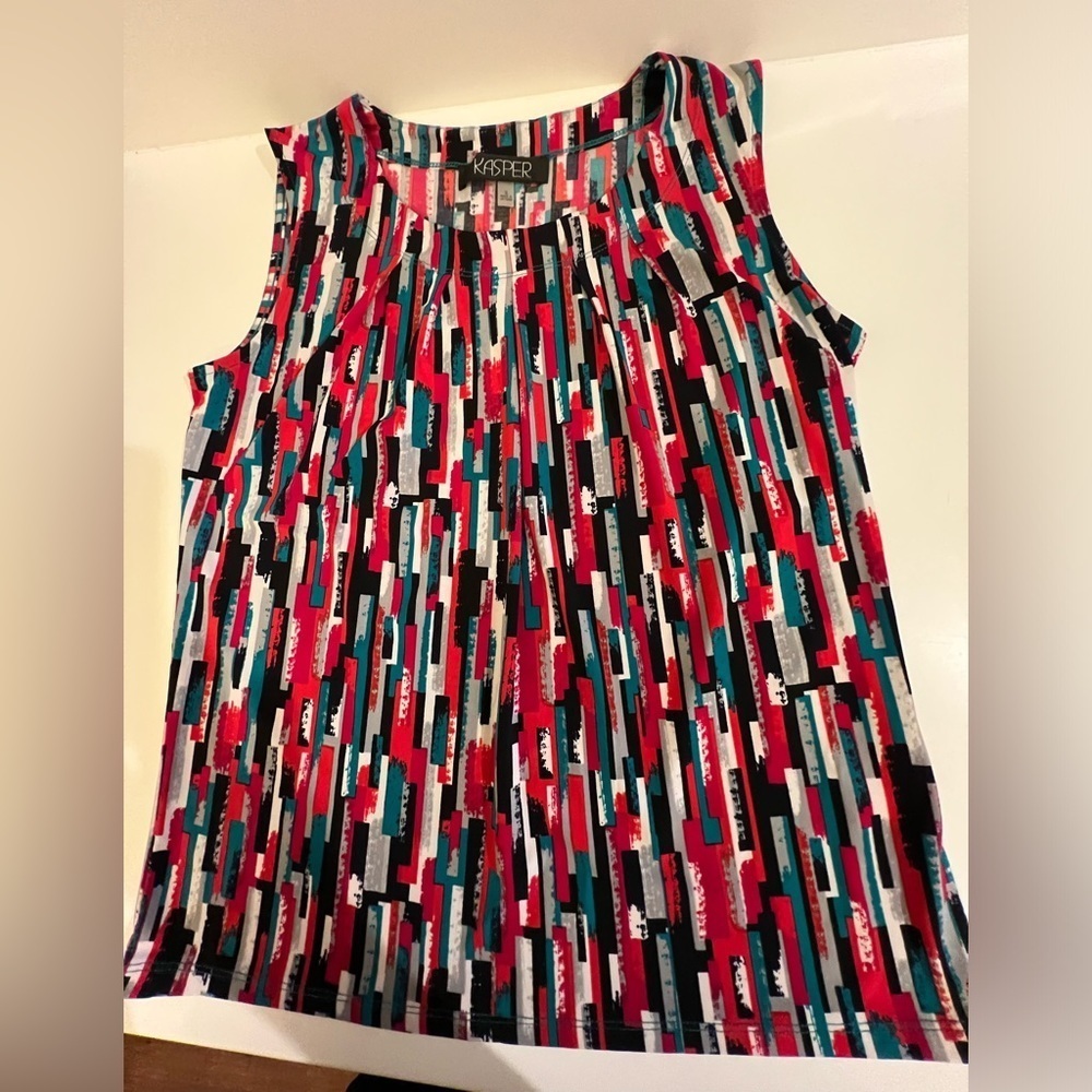KASPER SLEEVELESS KNIT TOP.  BRIGHT COLORS. LOOK WONDERFUL WITH BLACK SLACKS